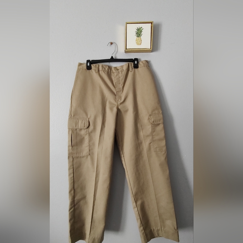 Pats Men Dickies Size 34 X 34  Color Khakis Traditional Work Style Cargo  Read